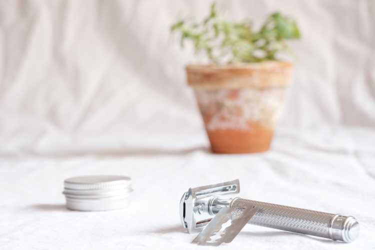 safety razors are great for your sustainability kit and a super eco-friendly toiletry 